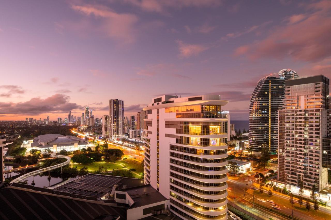 Dorsett Gold Coast Otel Dış mekan fotoğraf