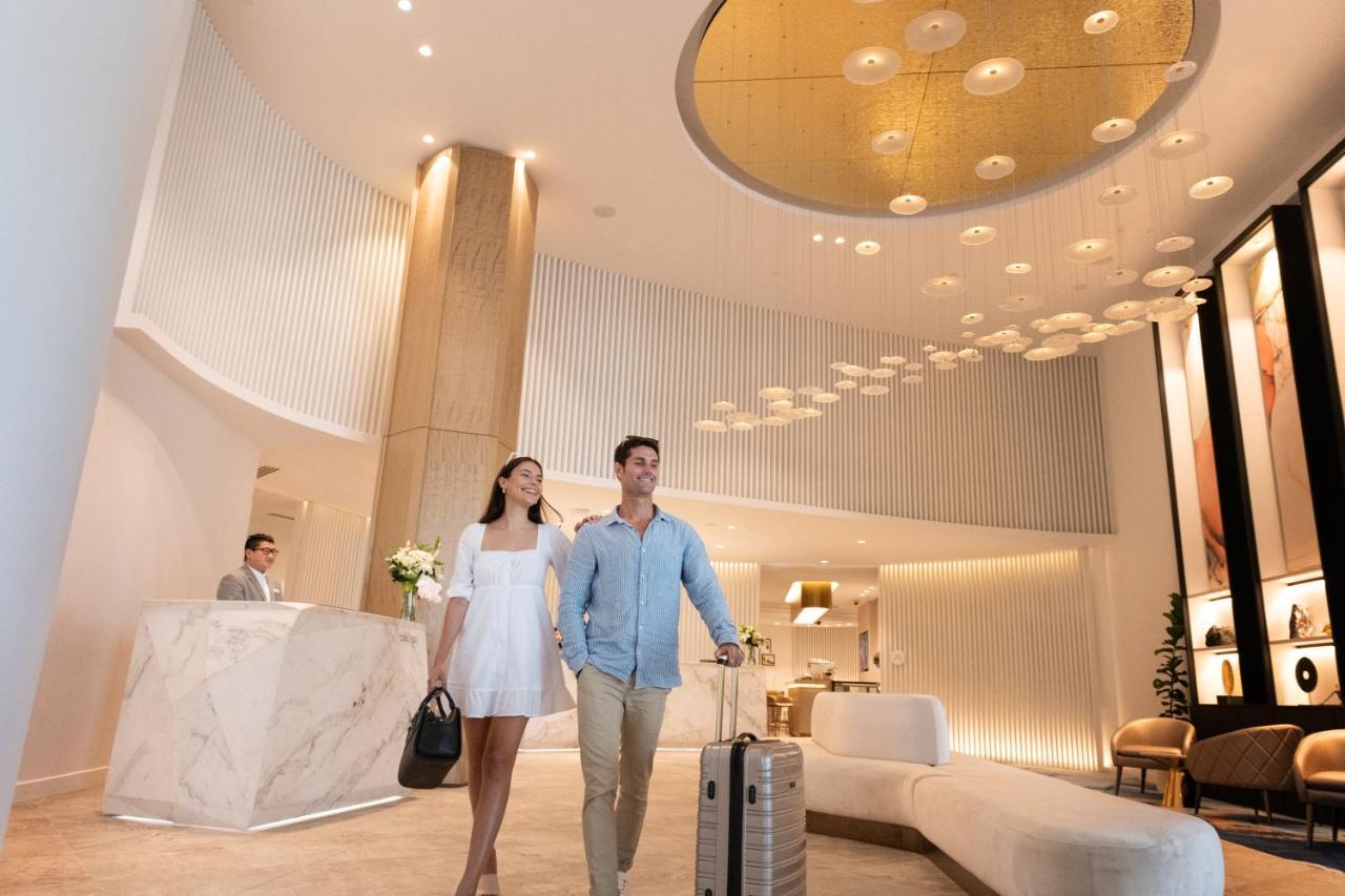 Dorsett Gold Coast Otel Dış mekan fotoğraf