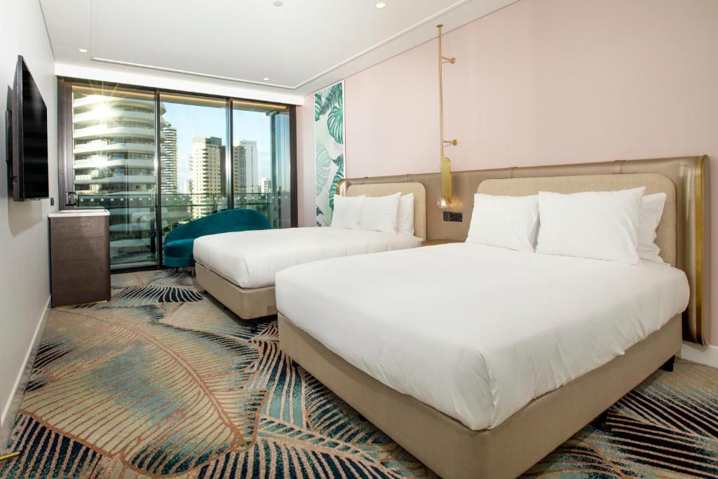Dorsett Gold Coast Otel Dış mekan fotoğraf