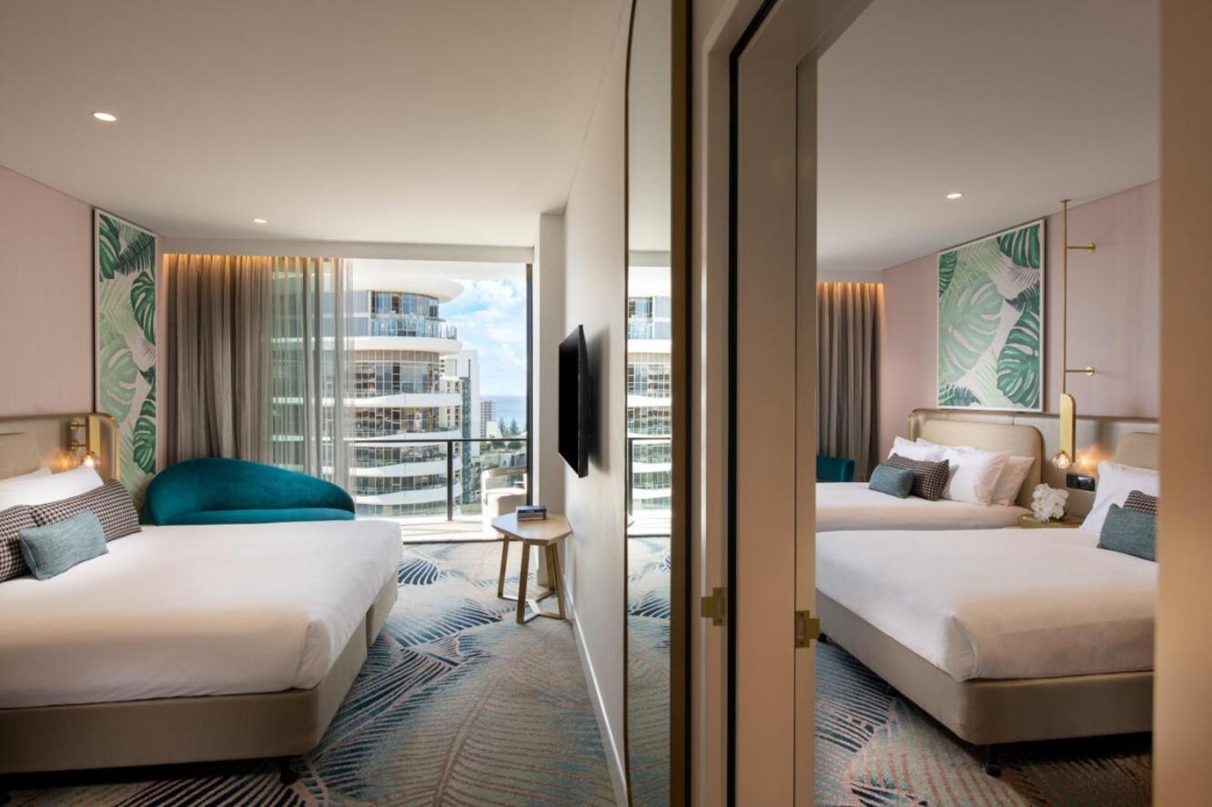Dorsett Gold Coast Otel Dış mekan fotoğraf